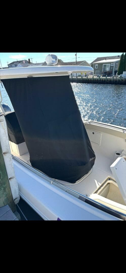 2020 Robalo R272 Center Console — photo 6