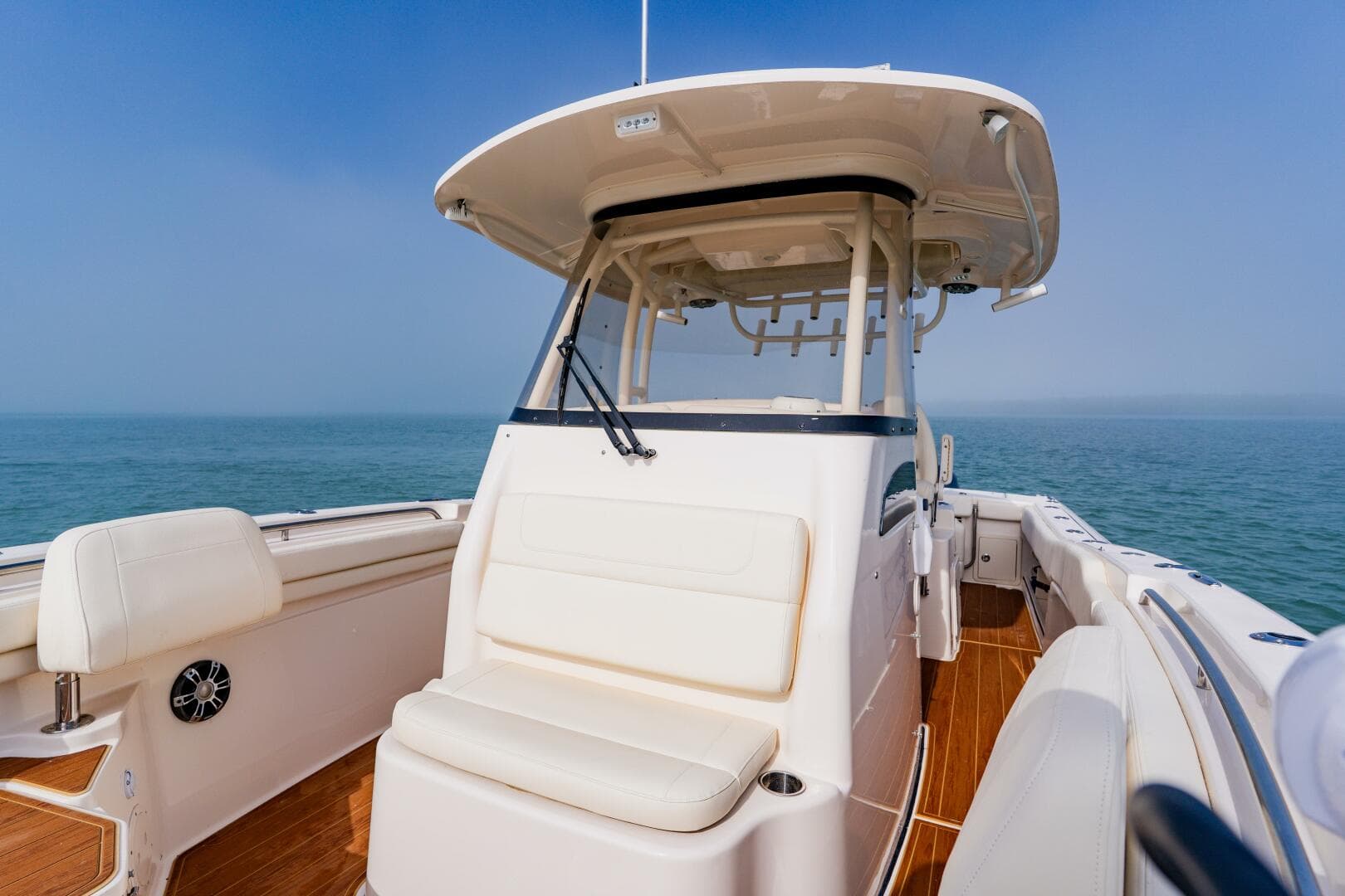 2021 Grady-White Canyon 306 — photo 17