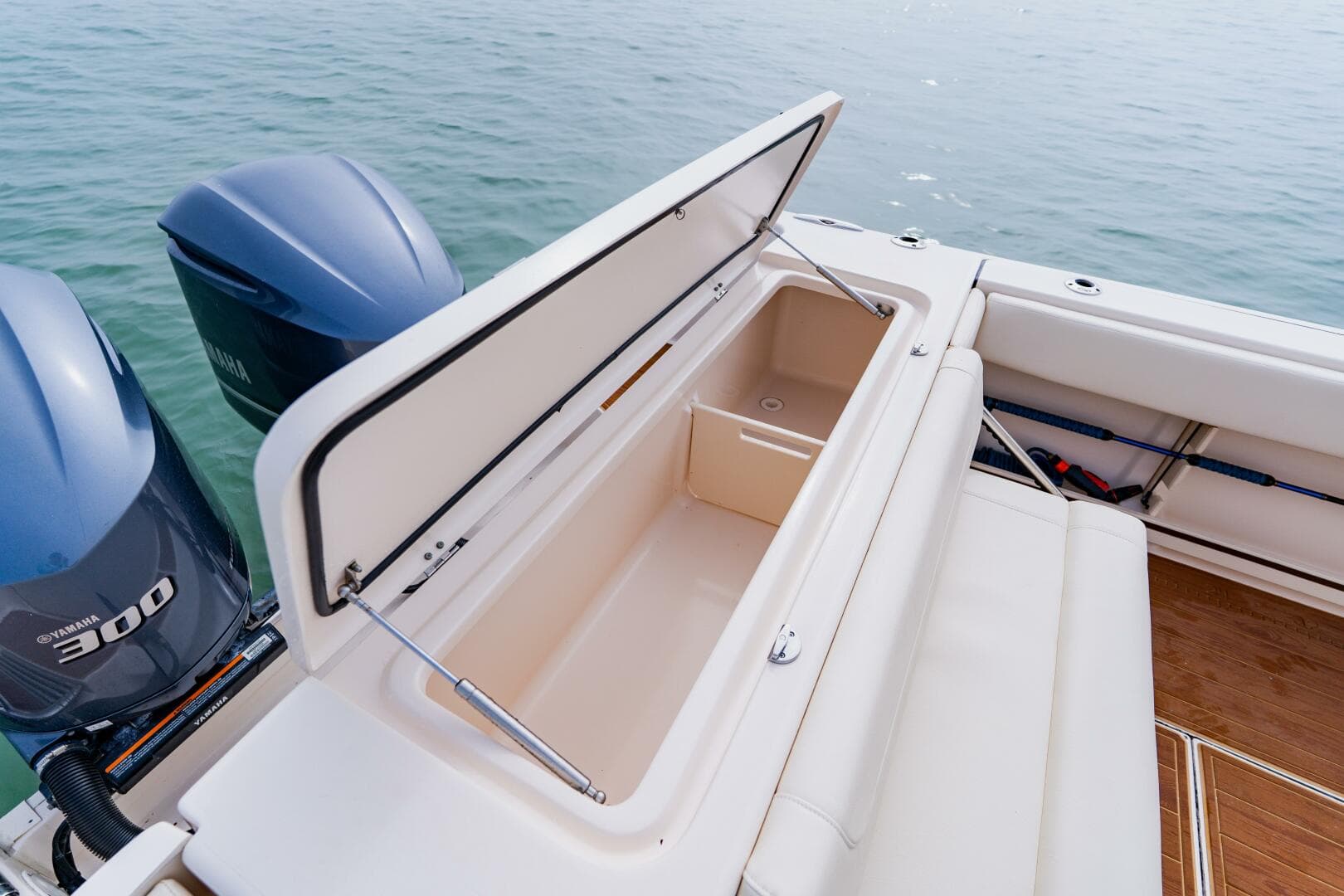 2021 Grady-White Canyon 306 — photo 40