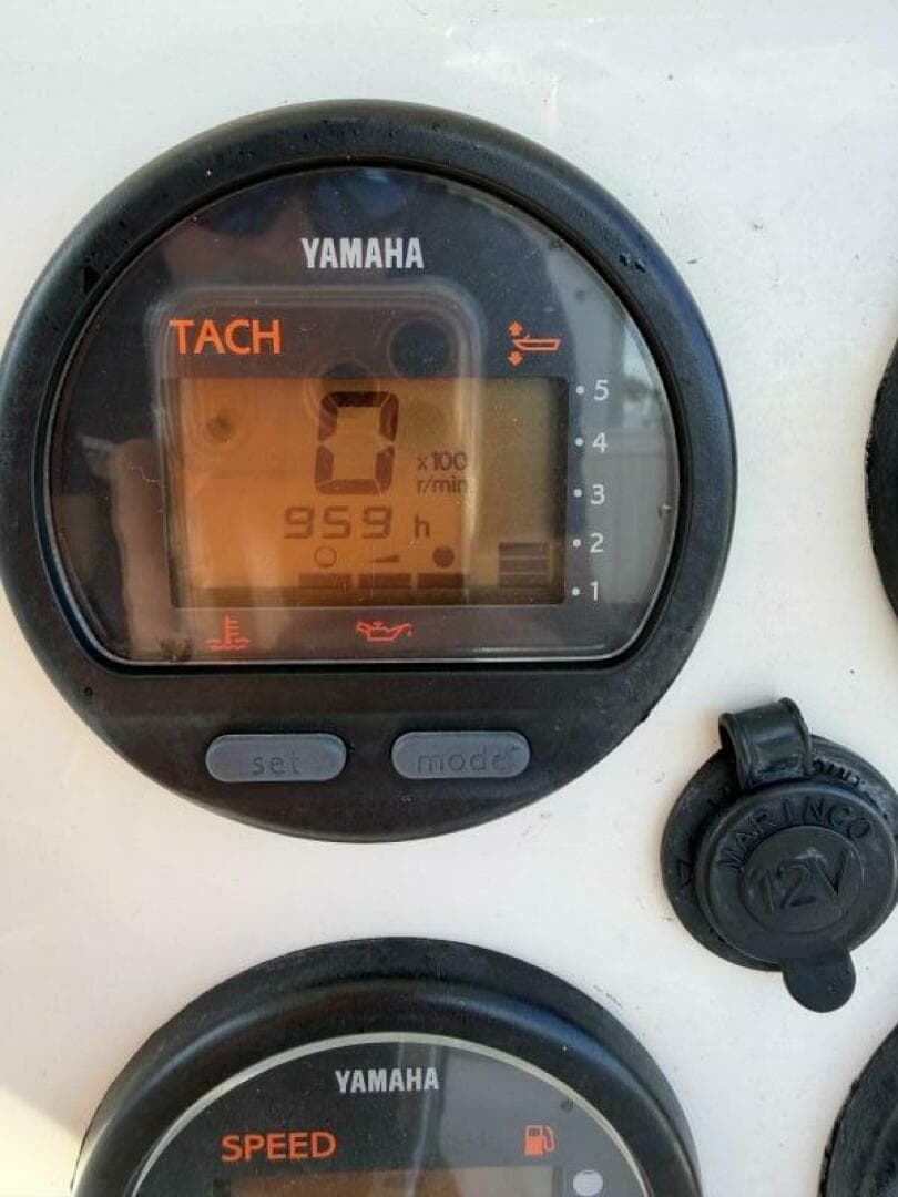 2004 Regulator — photo 20