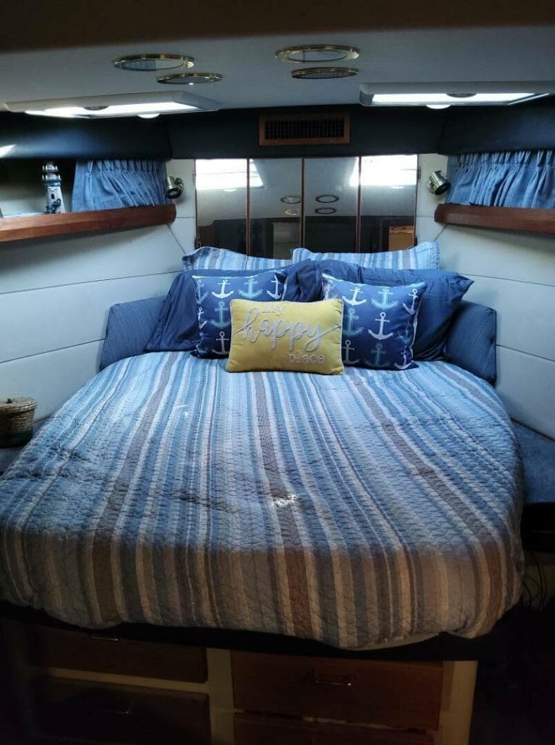 1991 Bayliner 4588 Pilothouse — photo 10