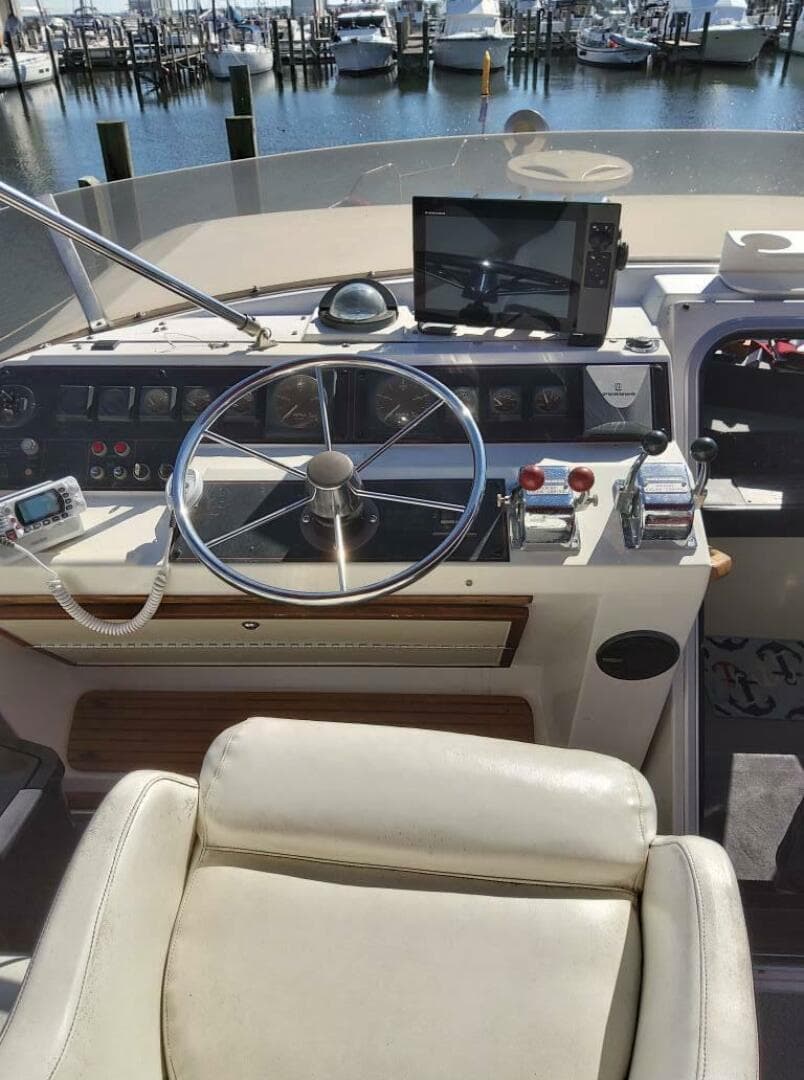 1991 Bayliner 4588 Pilothouse — photo 26