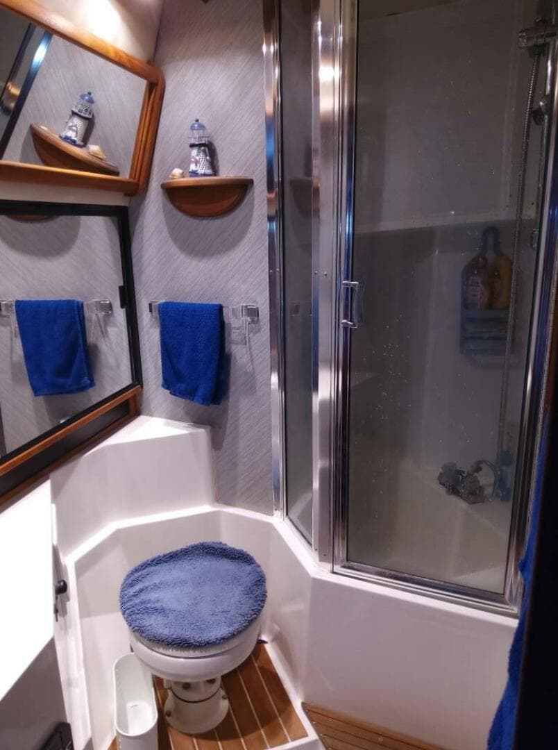 1991 Bayliner 4588 Pilothouse — photo 16