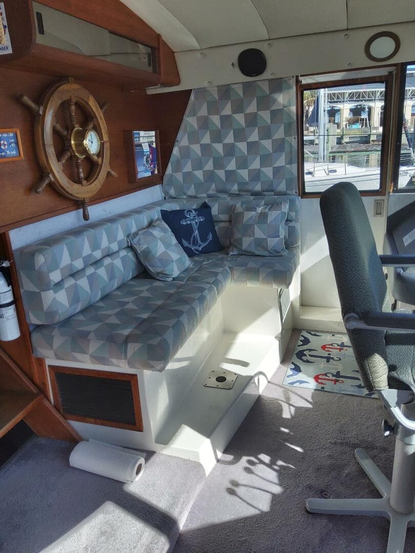 1991 Bayliner 4588 Pilothouse — photo 11