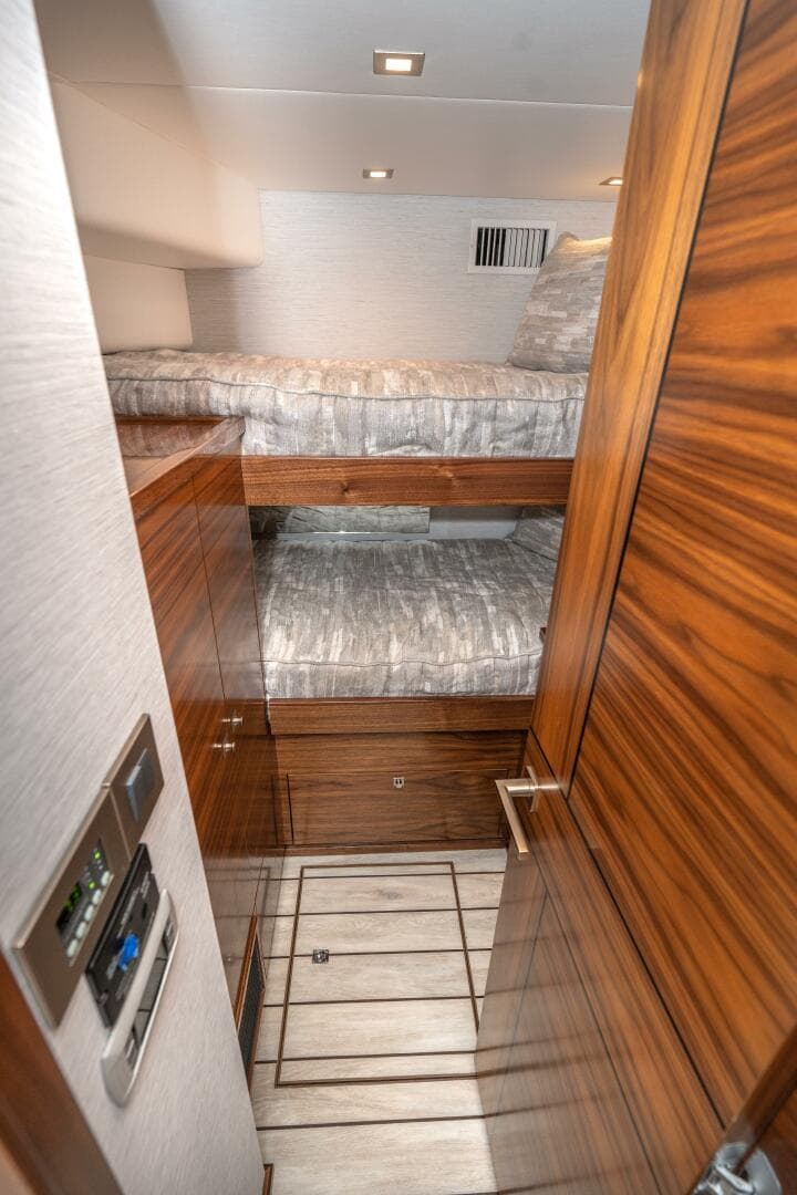 2025 Viking 90C — photo 66