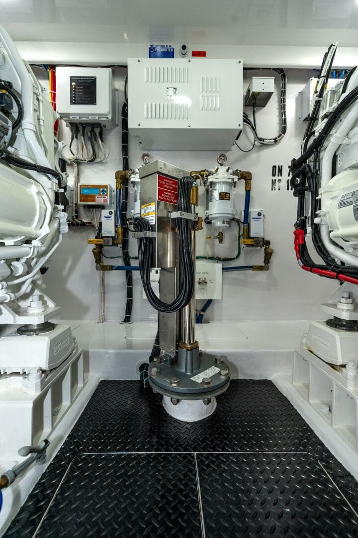 2025 Viking 90C — photo 82