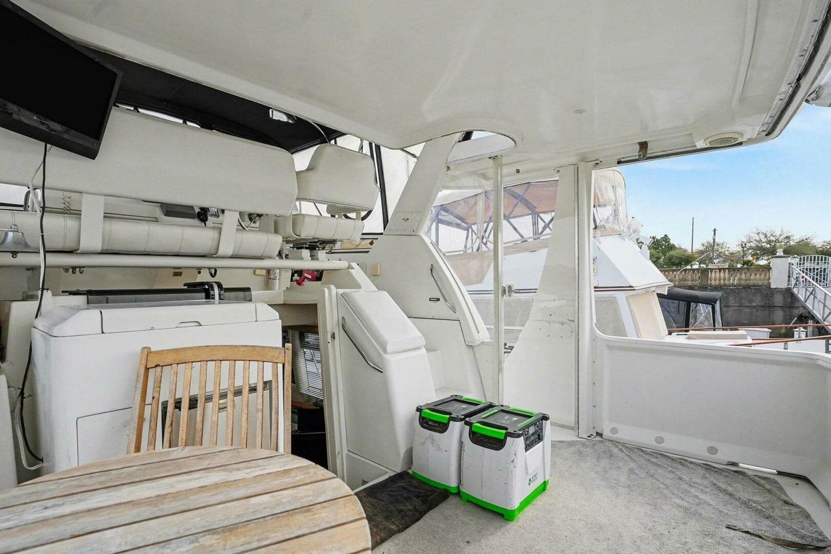 2001 Carver 356 — photo 7