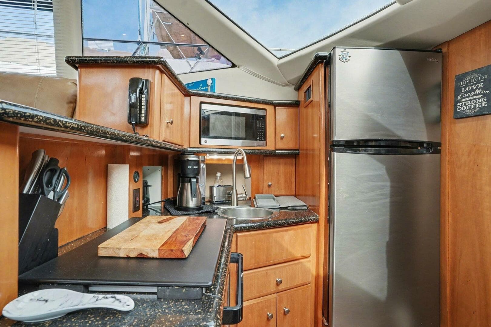 2001 Carver 356 — photo 12