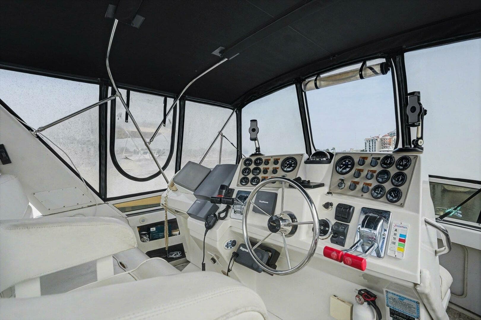 2001 Carver 356 — photo 20