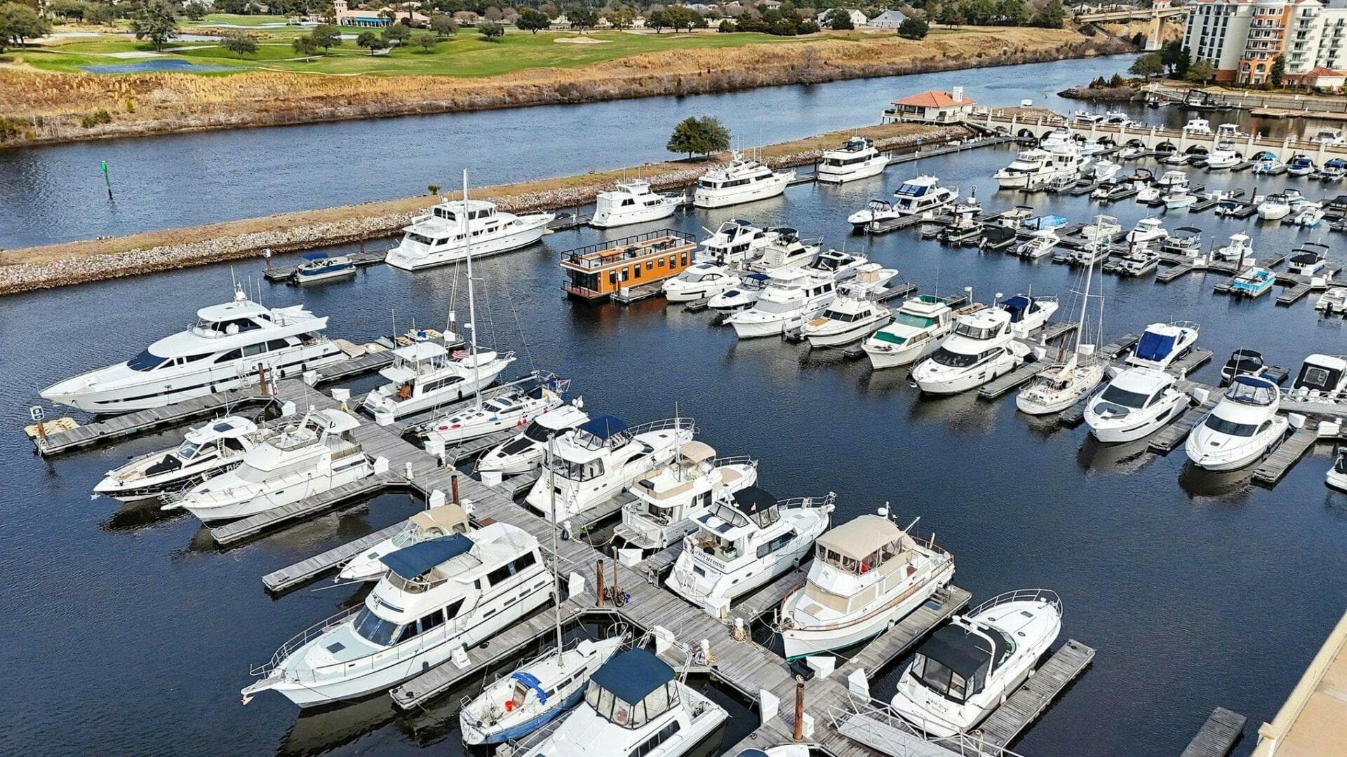 2001 Carver 356 — photo 26