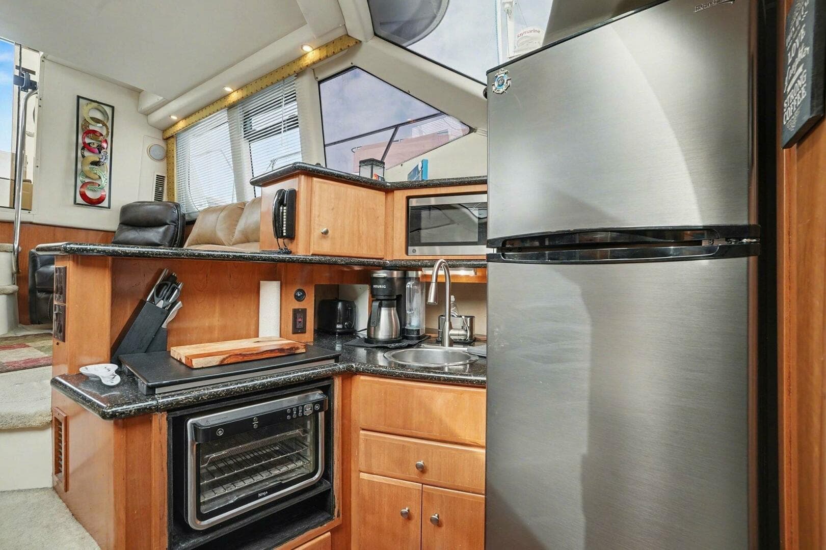 2001 Carver 356 — photo 11