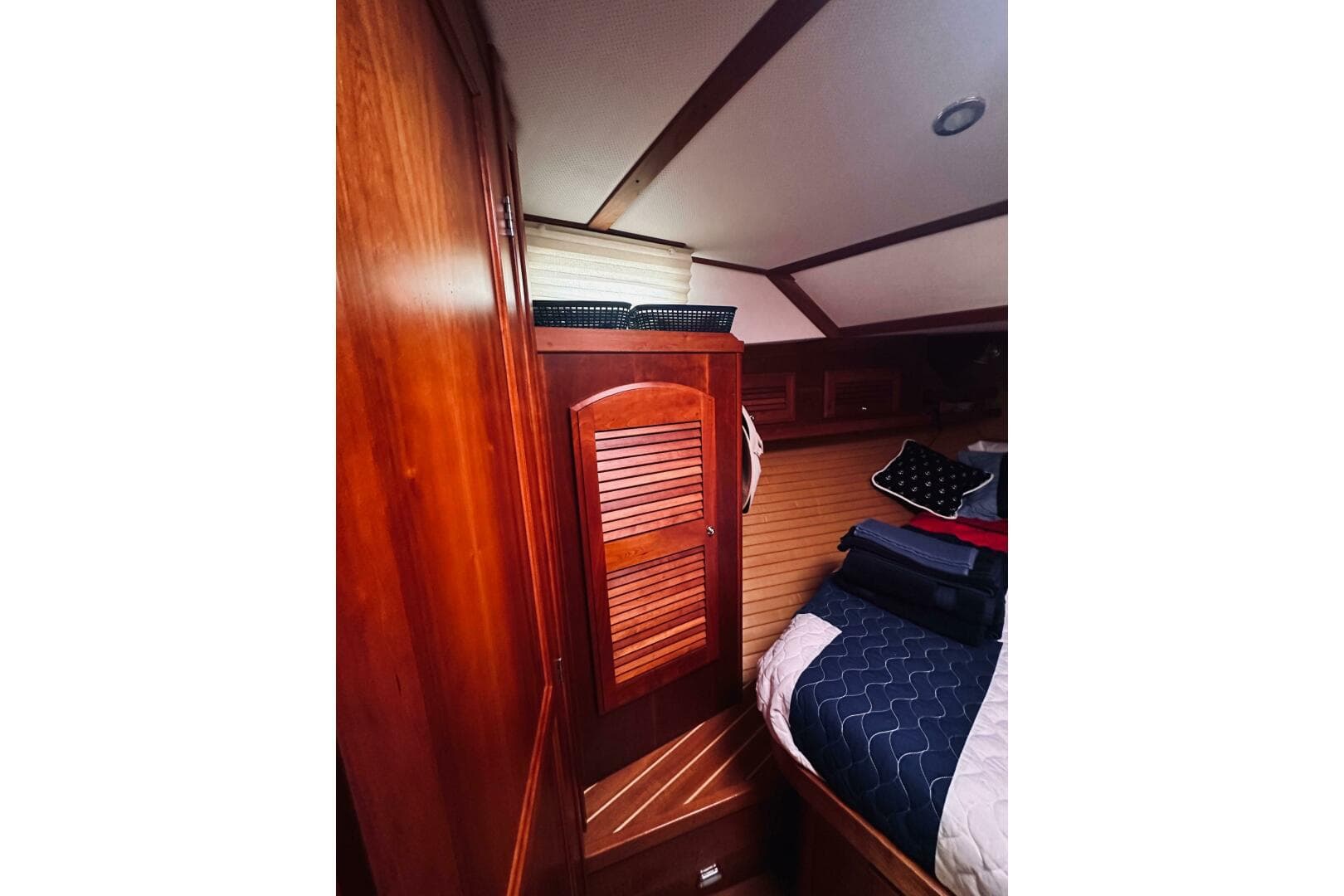 2008 Sabre 38 Hard Top Express — photo 42