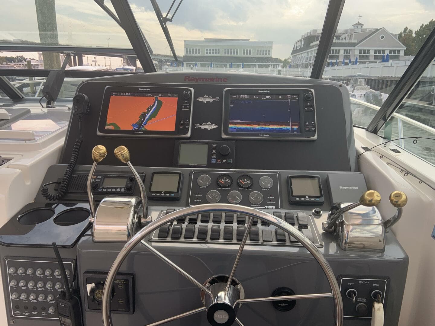 2002 Tiara Yachts 4100 Open — photo 12