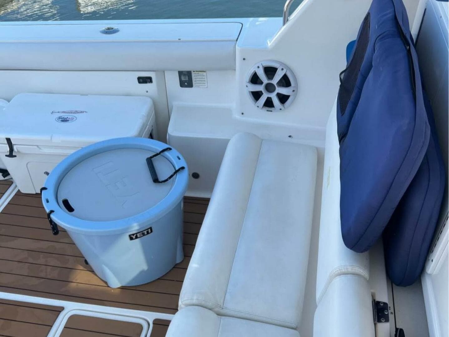 2002 Tiara Yachts 4100 Open — photo 8