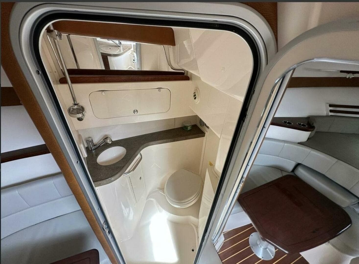 2014 Grady-White 330 Express — photo 15