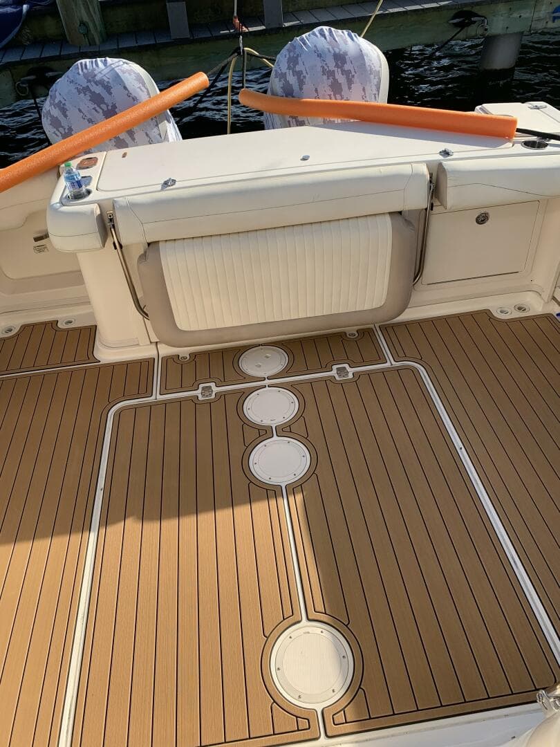 2014 Grady-White 330 Express — photo 10