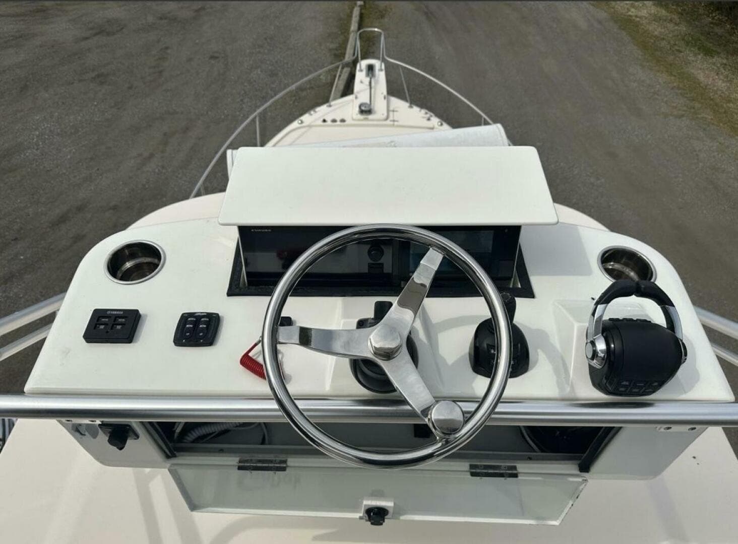 2014 Grady-White 330 Express — photo 12