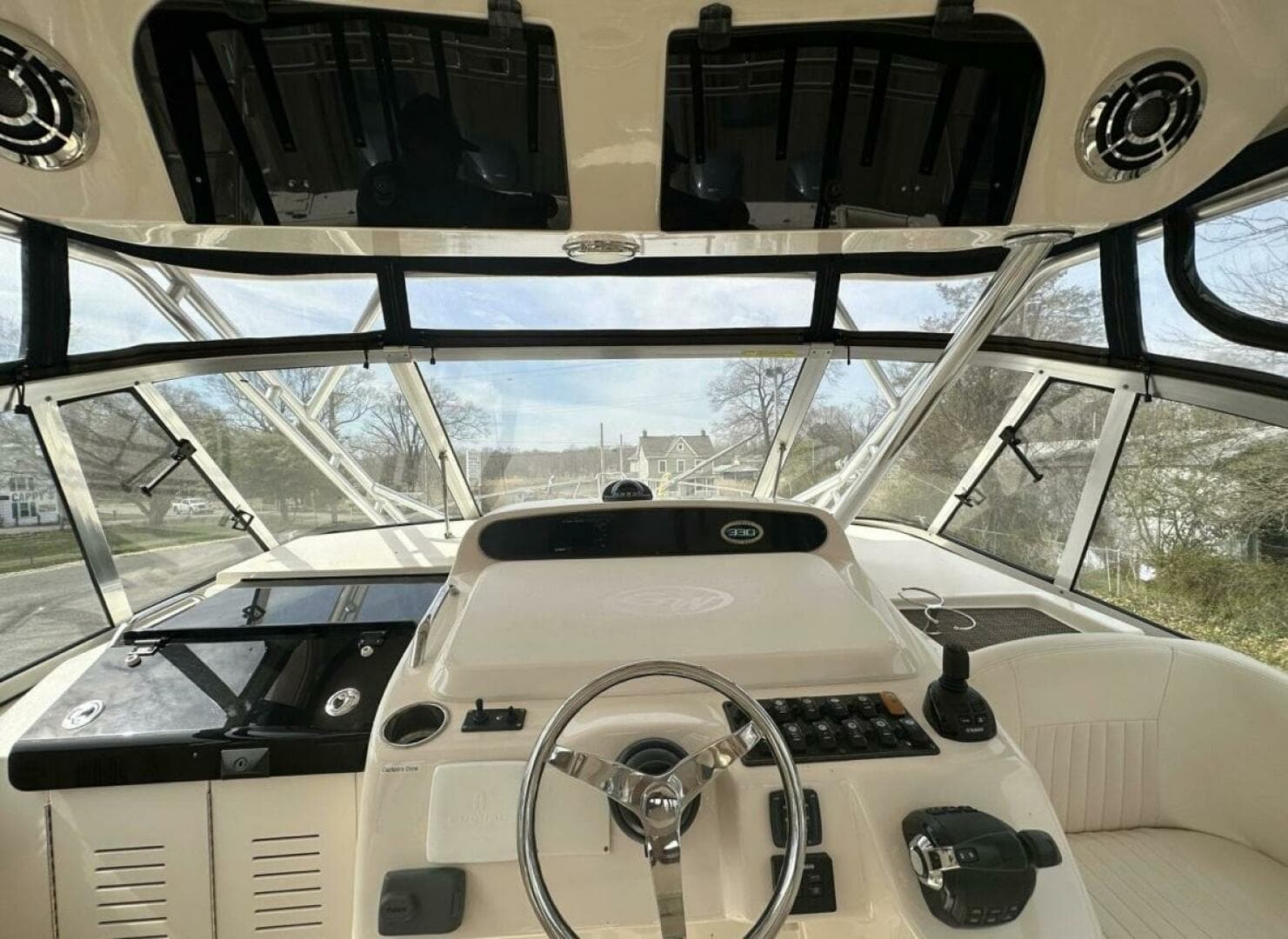 2014 Grady-White 330 Express — photo 8