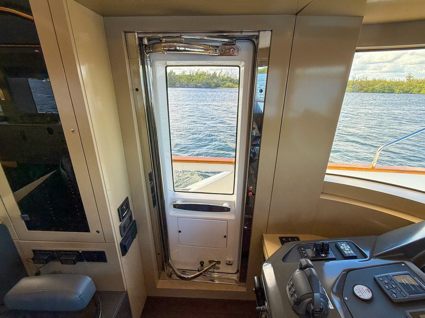 2023 Sirena 68 — photo 36