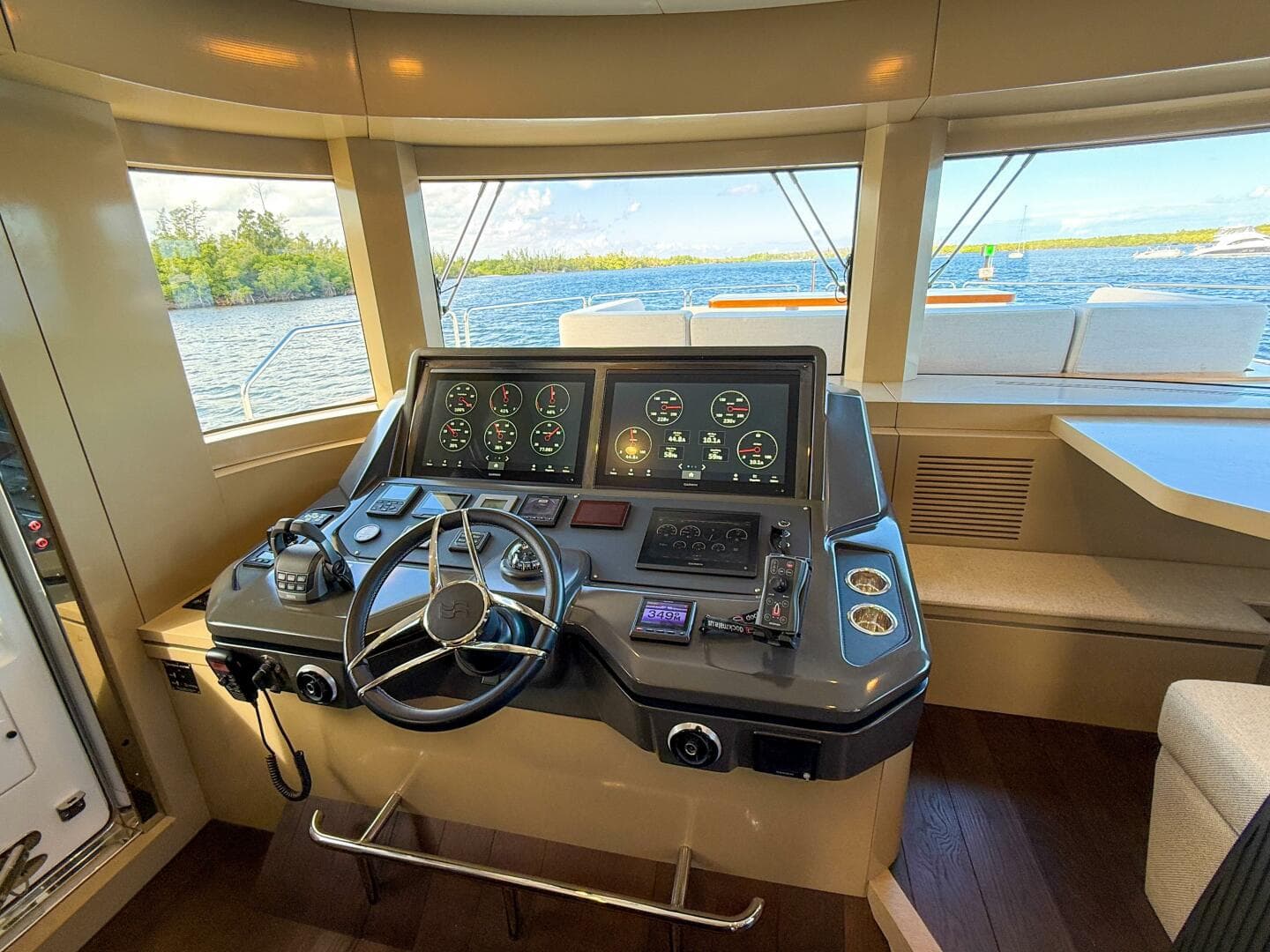 2023 Sirena 68 — photo 33