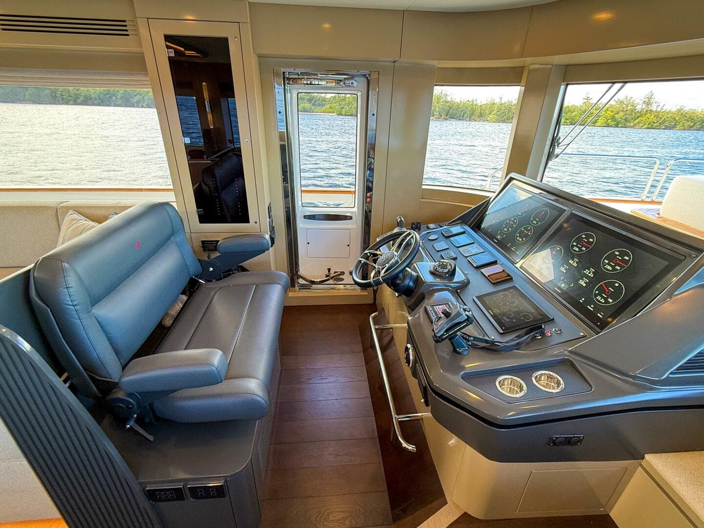 2023 Sirena 68 — photo 37