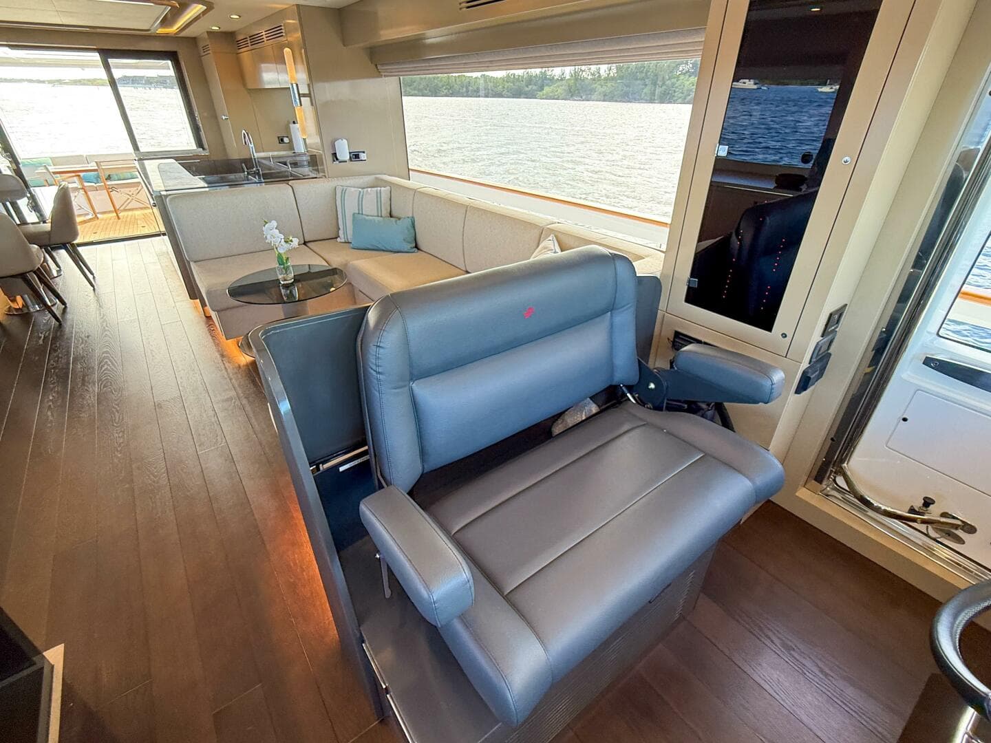 2023 Sirena 68 — photo 32