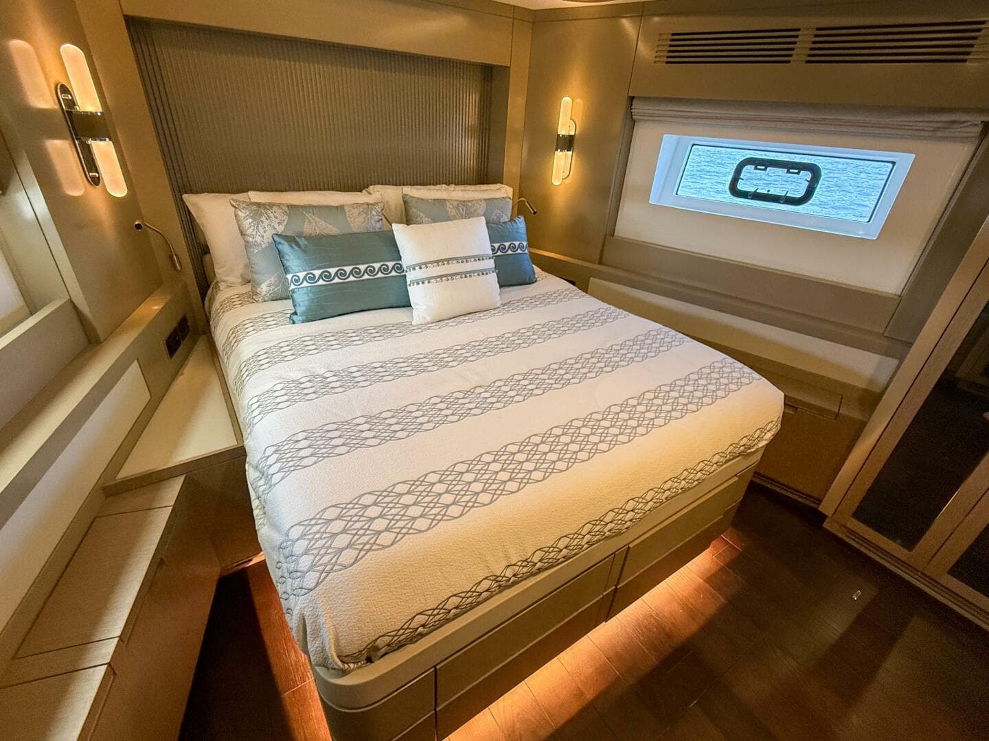 2023 Sirena 68 — photo 41