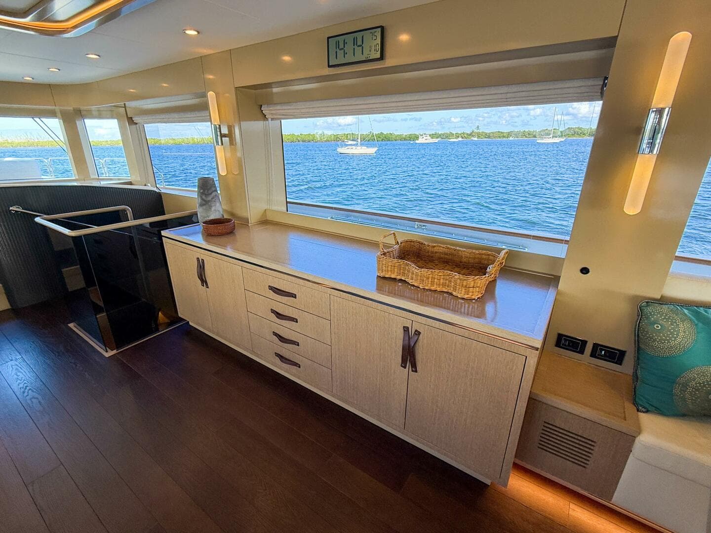 2023 Sirena 68 — photo 28