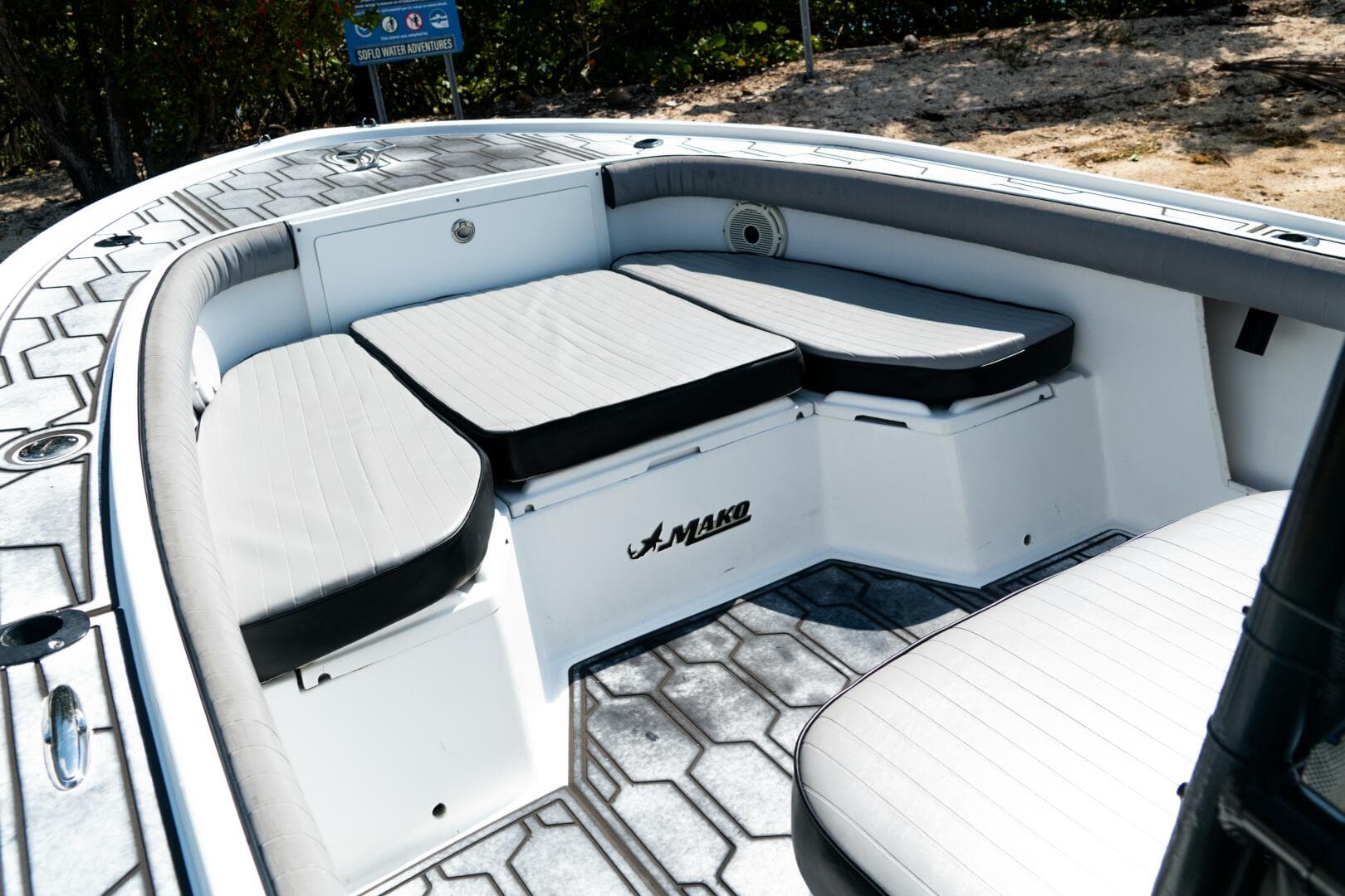 1980 Mako 214 Walkaround — photo 17