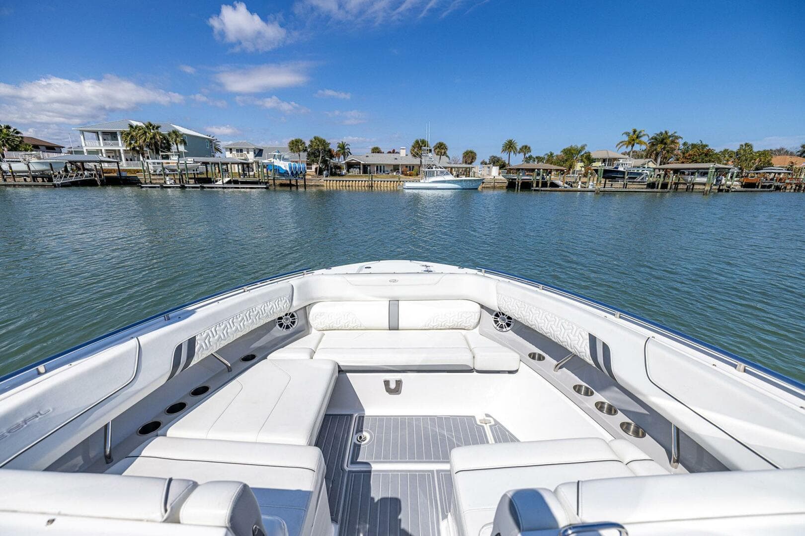 2022 Regal LX 36 — photo 12