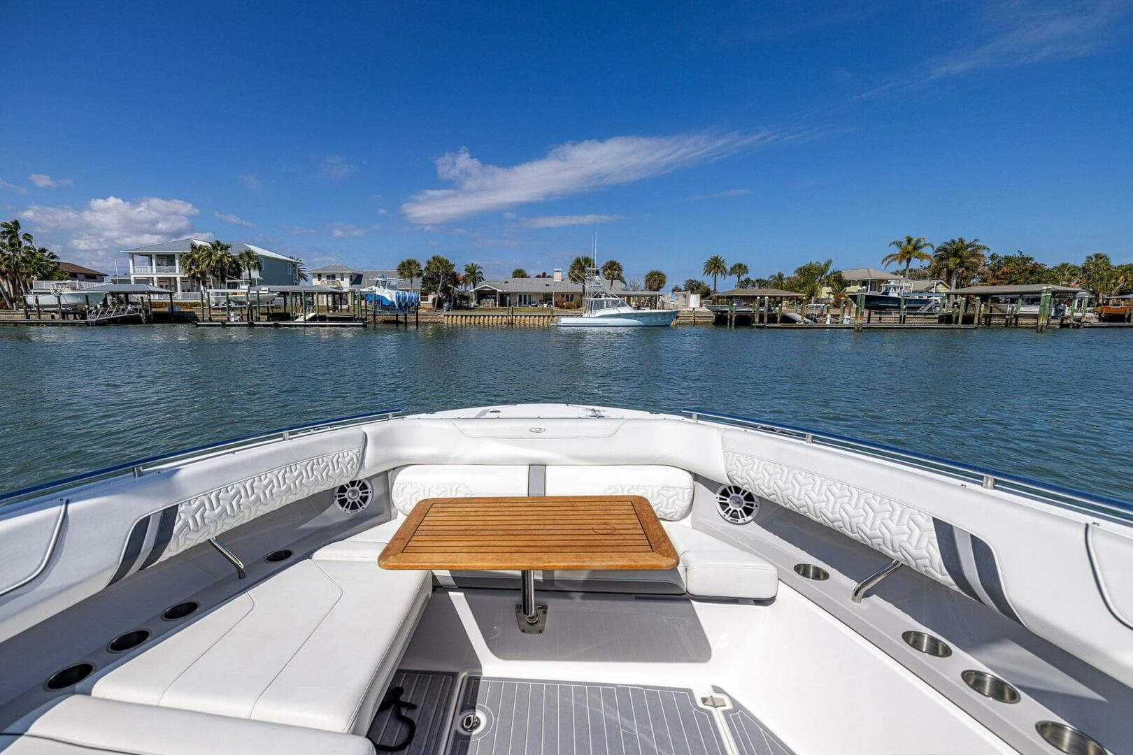 2022 Regal LX 36 — photo 9