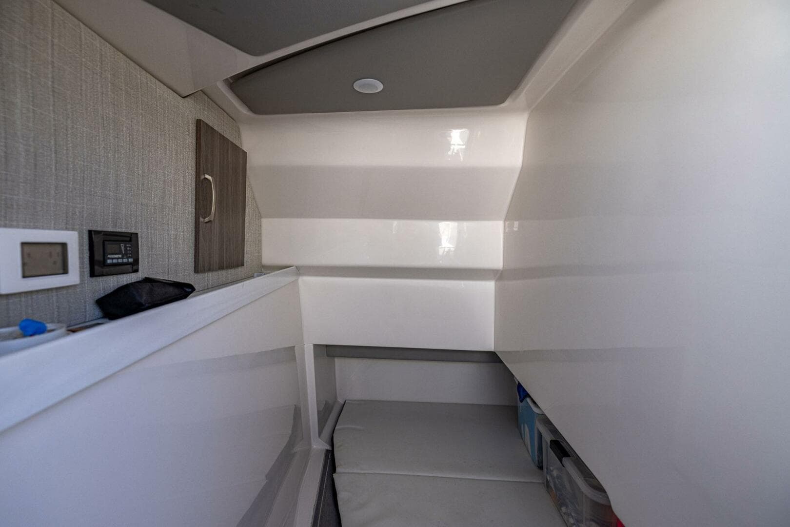 2022 Regal LX 36 — photo 18