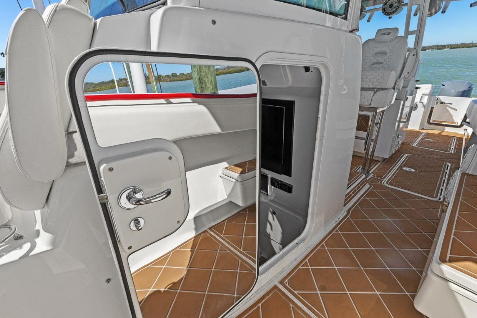 2019 Hydra-Sports 4200 Siesta — photo 56