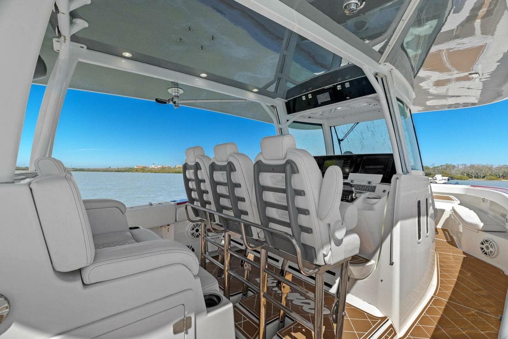 2019 Hydra-Sports 4200 Siesta — photo 5