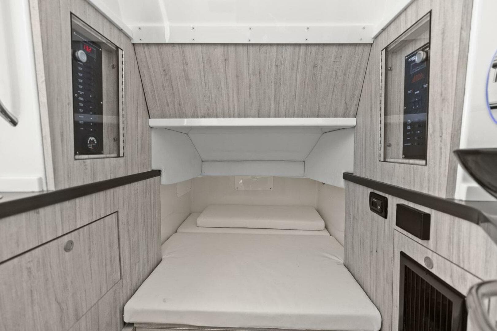 2019 Hydra-Sports 4200 Siesta — photo 57