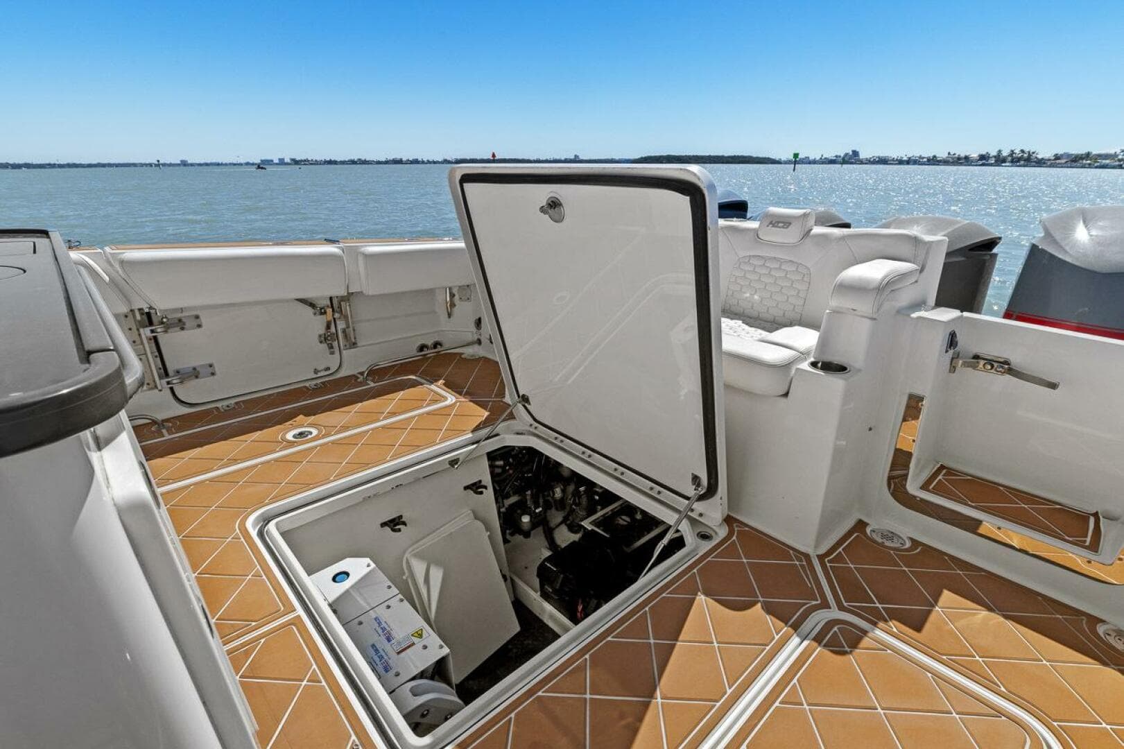 2019 Hydra-Sports 4200 Siesta — photo 39