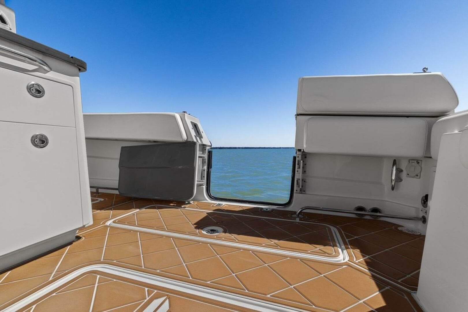 2019 Hydra-Sports 4200 Siesta — photo 44