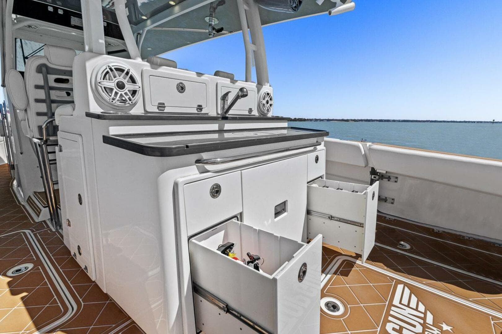 2019 Hydra-Sports 4200 Siesta — photo 42