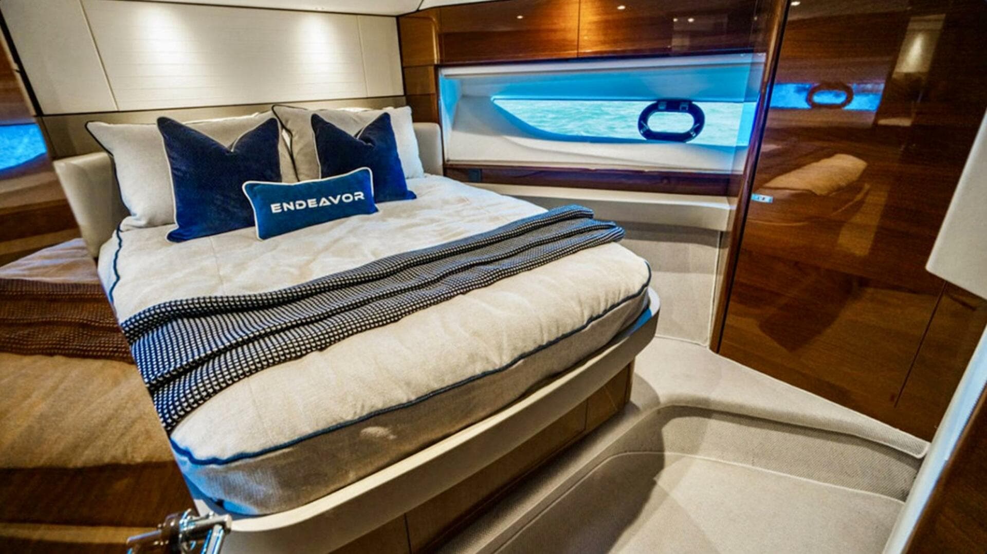 2019 Princess F55 — photo 18