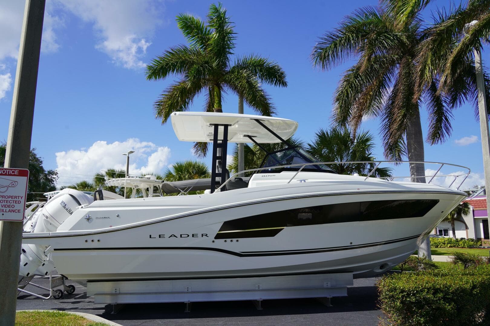 2025 Jeanneau Leader 9.0 WA S2 — photo 2