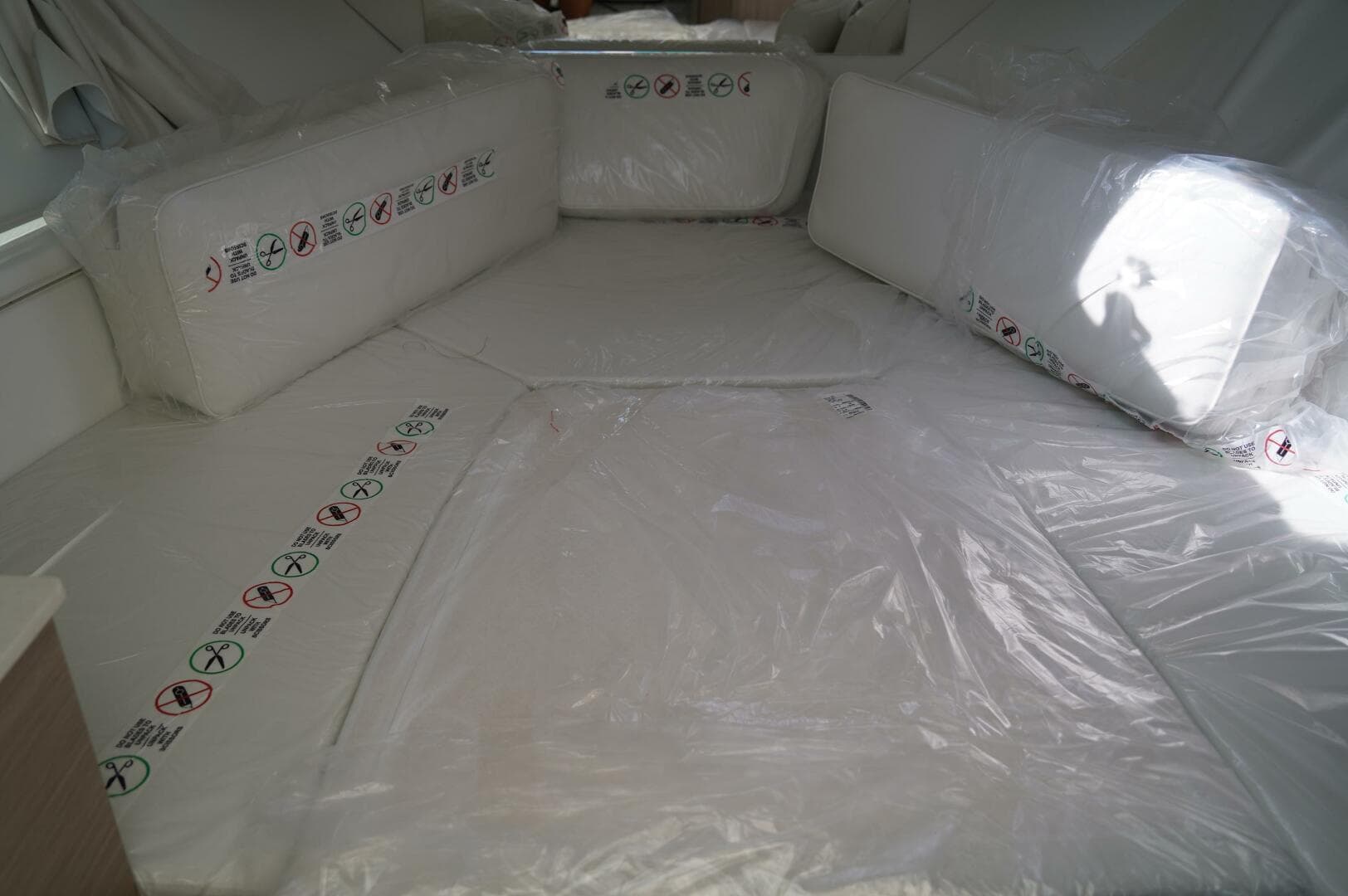 2025 Jeanneau Leader 9.0 WA S2 — photo 12