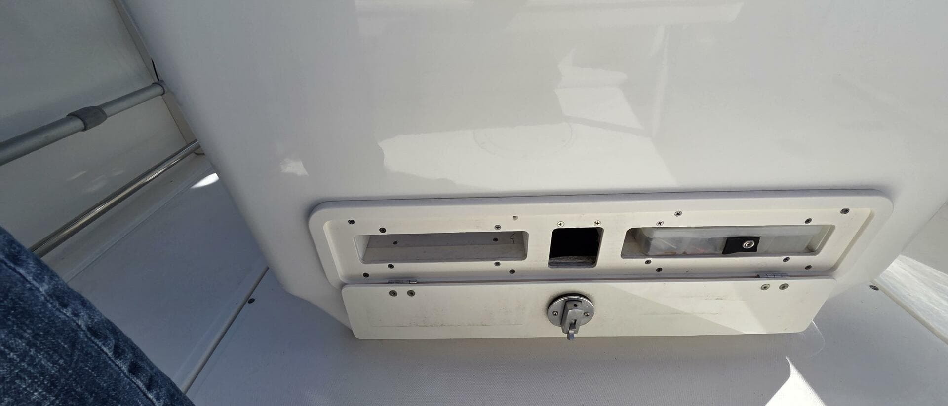 2006 Boston Whaler 270 Outrage — photo 35