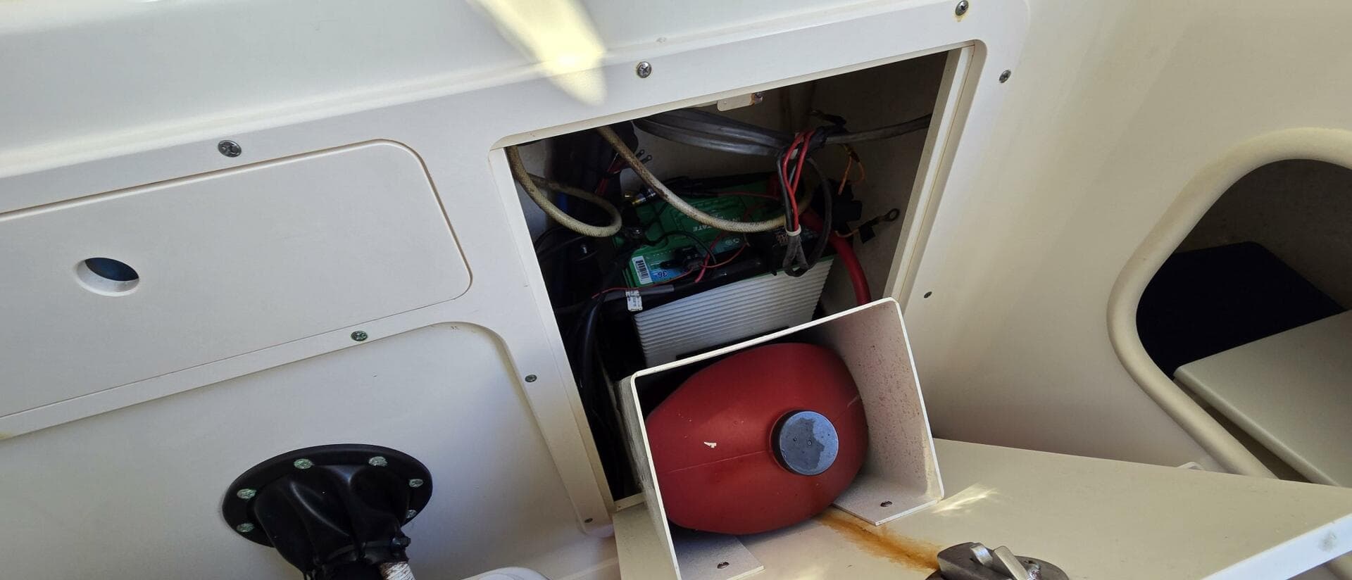 2006 Boston Whaler 270 Outrage — photo 15