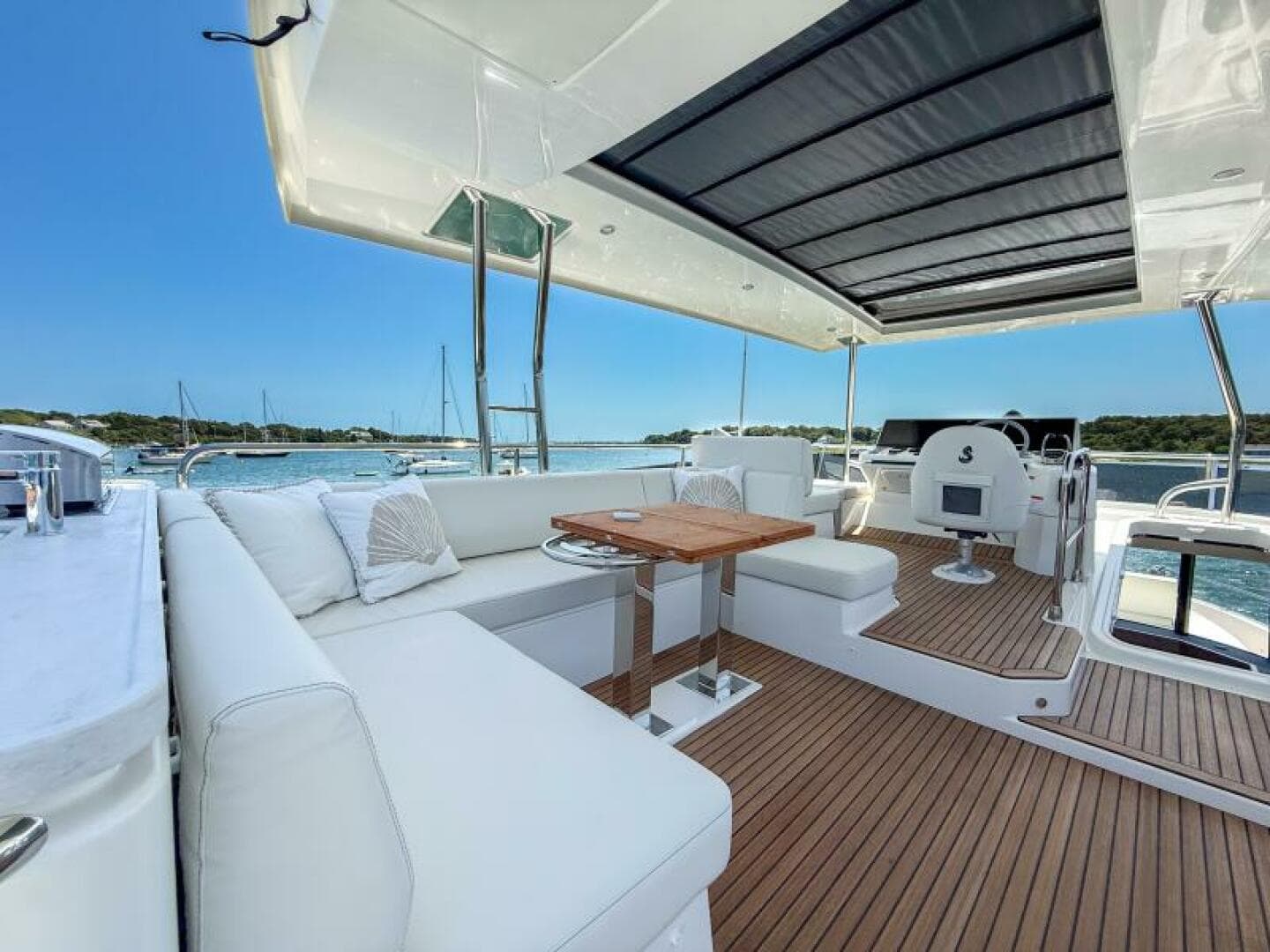 2026 Beneteau Swift Trawler 54 — photo 25