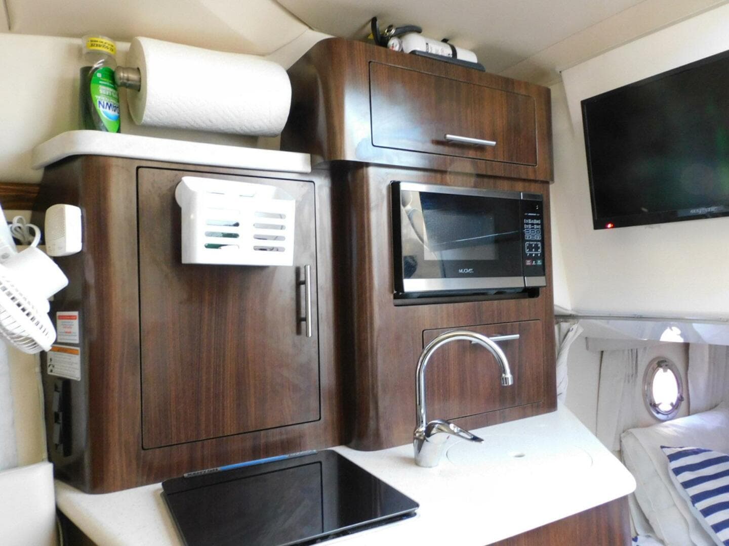 2019 Regal 28 Express — photo 20