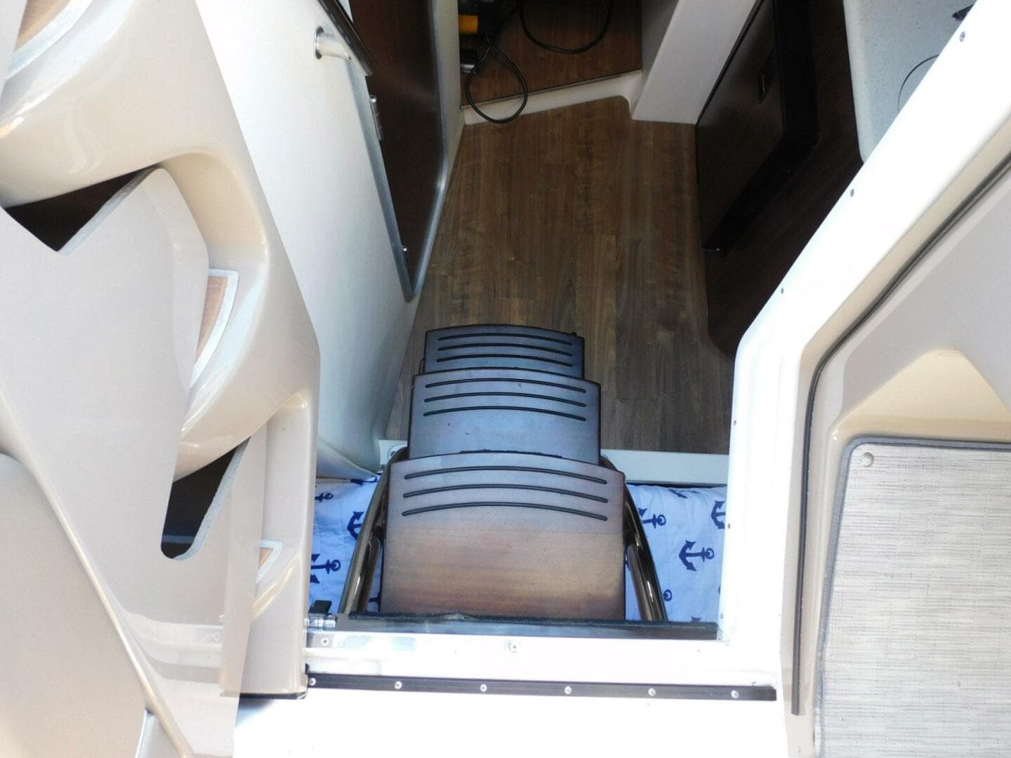 2019 Regal 28 Express — photo 15