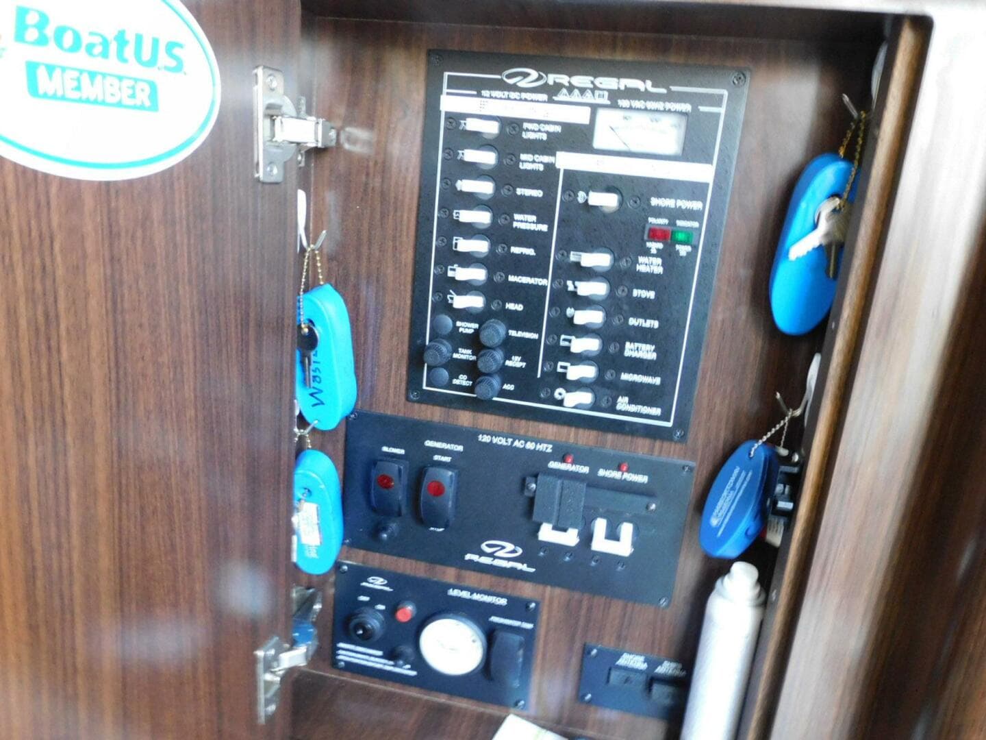 2019 Regal 28 Express — photo 23