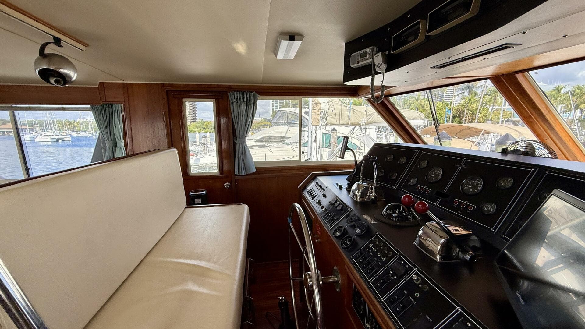 1987 Chris-Craft 500 Constellation — photo 38