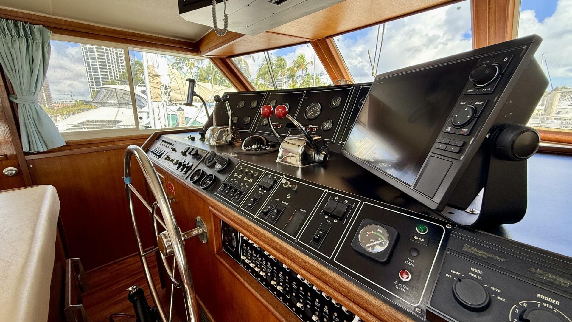 1987 Chris-Craft 500 Constellation — photo 35