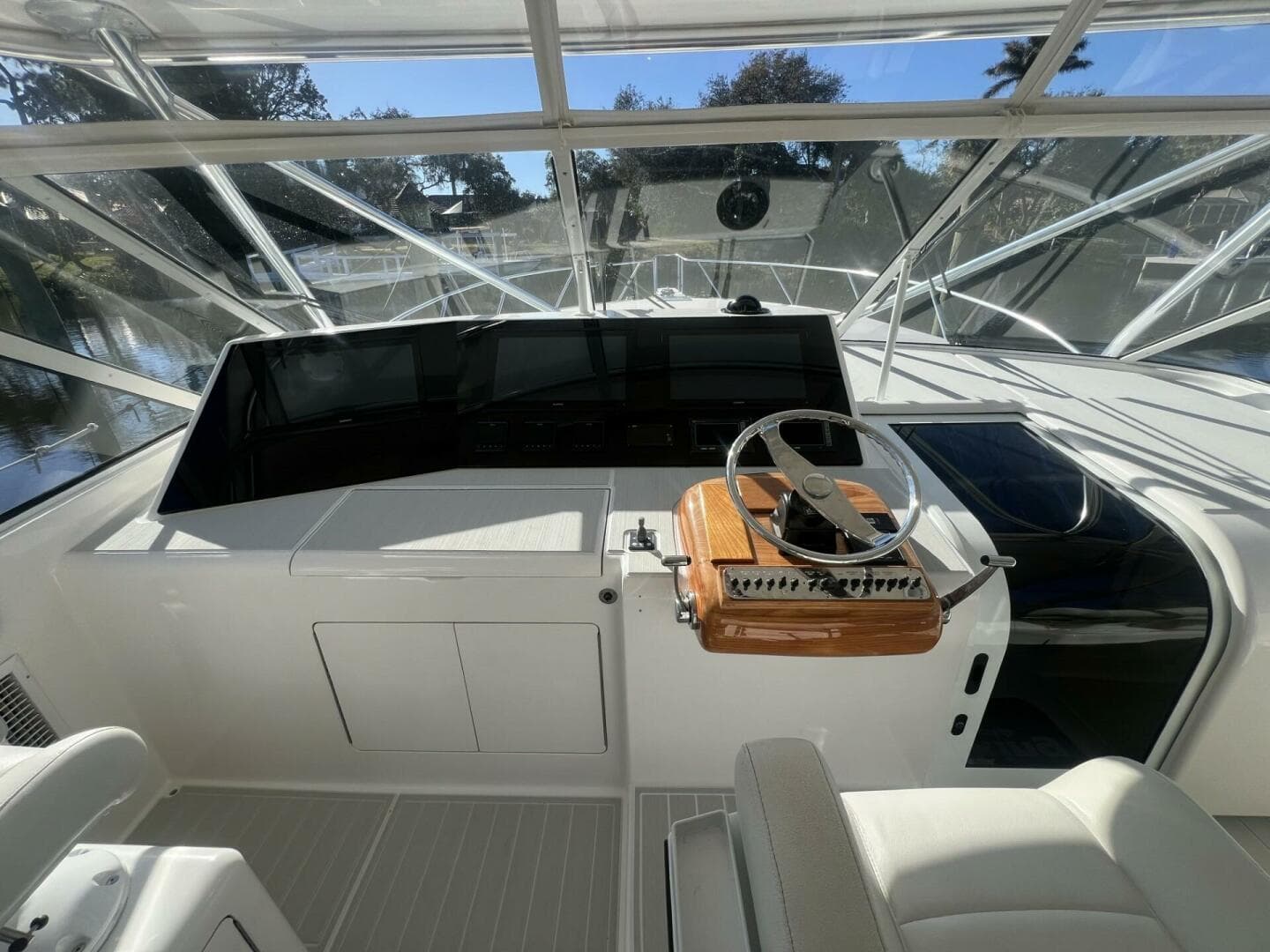 2007 Viking 52 Open — photo 13